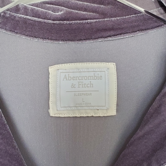 Abercrombie & Fitch Velvet Pajama Top Size Large - Picture 6 of 8